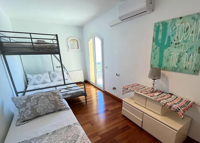 Con Piscina Privada Climatizada 29ºc Santa Susanna